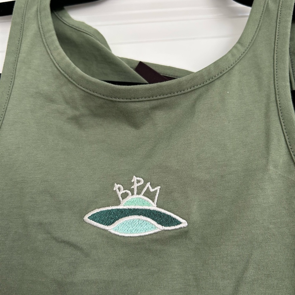 like new broken planet market crop tank